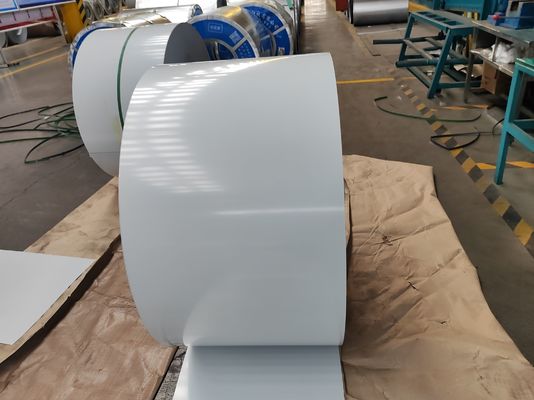 ซื้อ Pre Painted Steel Coil PPGI Coil with 700-1250mm Width 3-8MT Weight and 30-275g/m2 Zinc Coating online manufacture